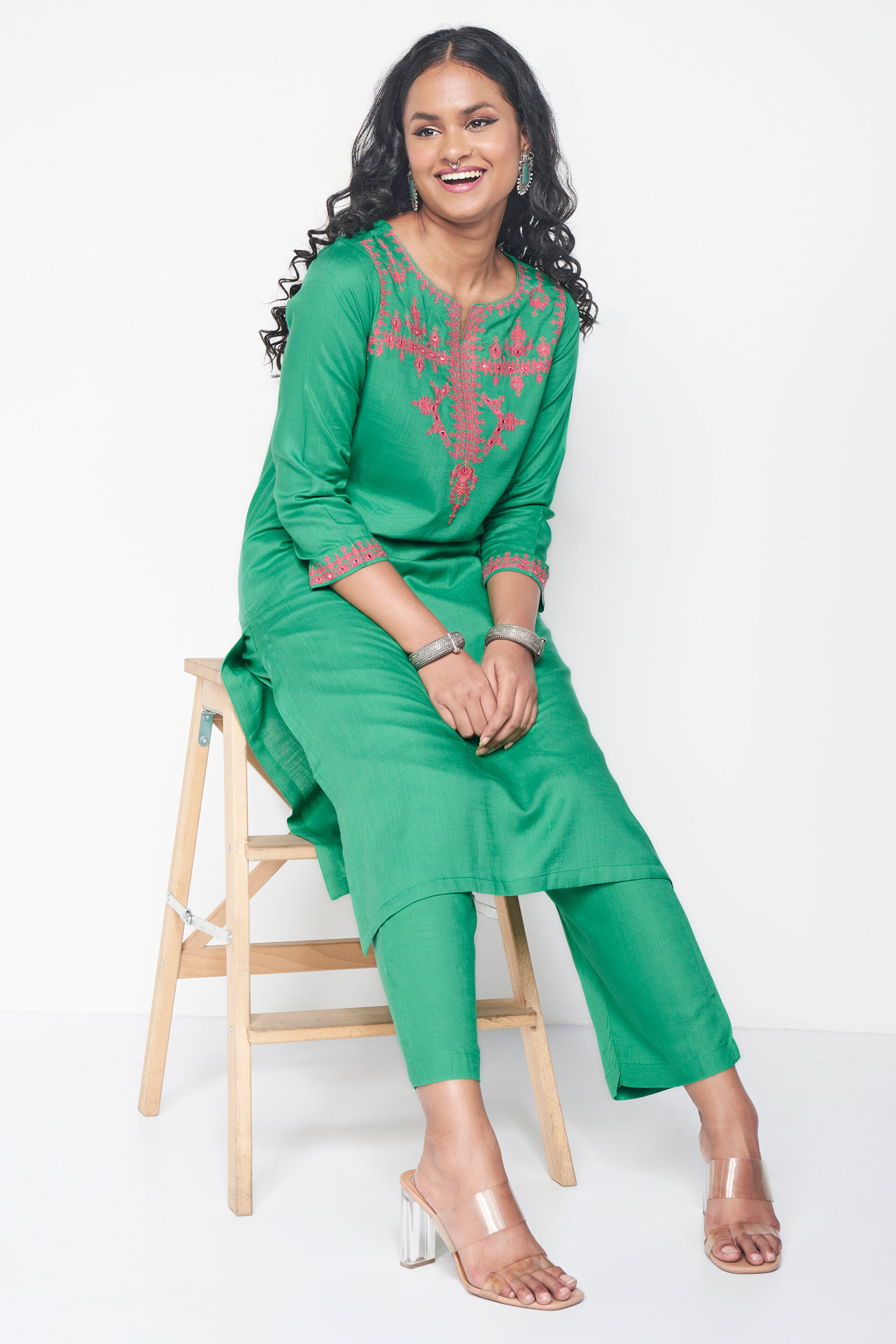 Palak Embroidered Kurta Set, Green, image 7